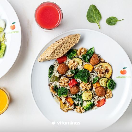 Vitaminas - Servido Menu (Takeaway, Delivery) - Choice salad +2 Base (Lettuce, Arugula Mix, Quinoa, Pasta) + 5 Ing + Sauce + Drink