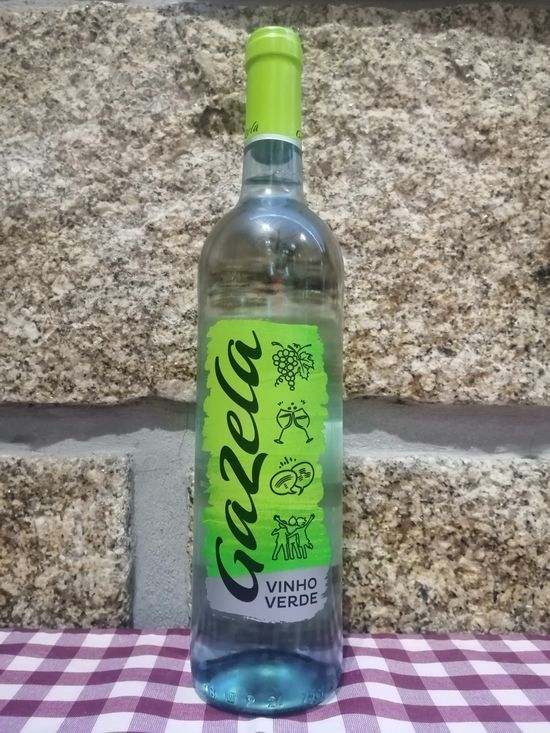 Restaurante Serra da Estrela - Servido Menu (Takeaway, Delivery) - Vin Blanc Vert - Gazela 75 cl