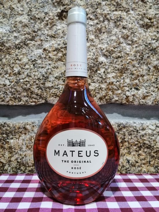 Restaurante Serra da Estrela - Servido Menu (Takeaway, Delivery) - Vin Blanc Rosé - Mateus Rosé 75 cl