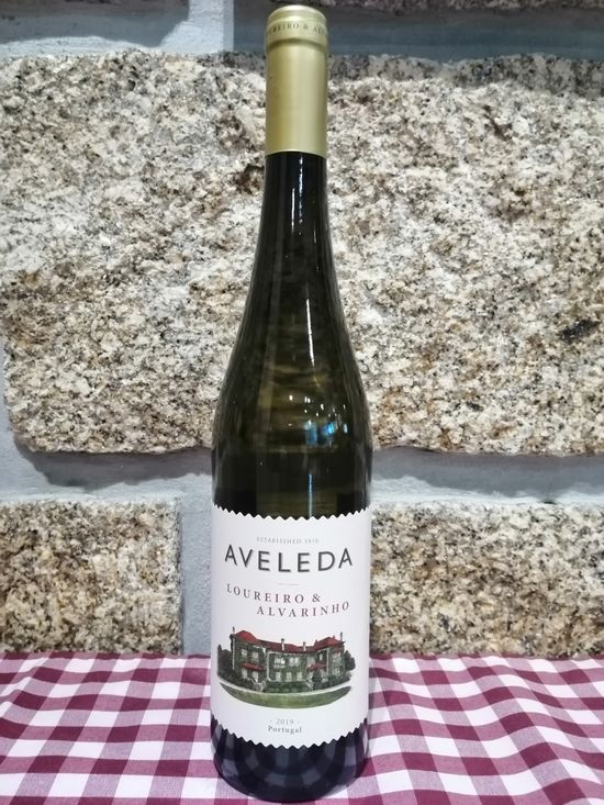 Restaurante Serra da Estrela - Servido Menu (Takeaway, Delivery) - Green White Wine - Quinta Aveleda 75 cl