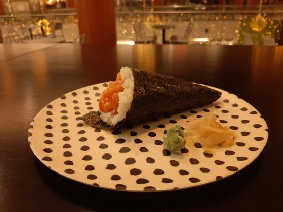 SUSHI & RAMEN by Nomiya - Servido Menu (Takeaway, Delivery) - Temaki - Salmon / Tuna / White Fish