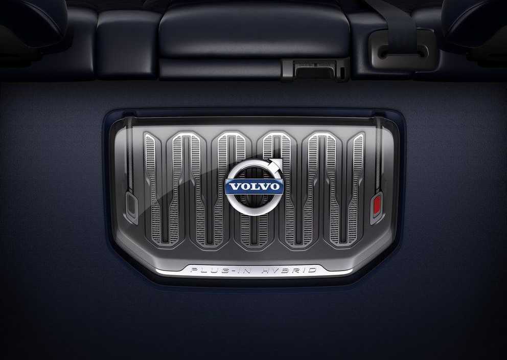 2013 Volvo V60 Plug In Hybrid Engine (Gallery 2 of 9)