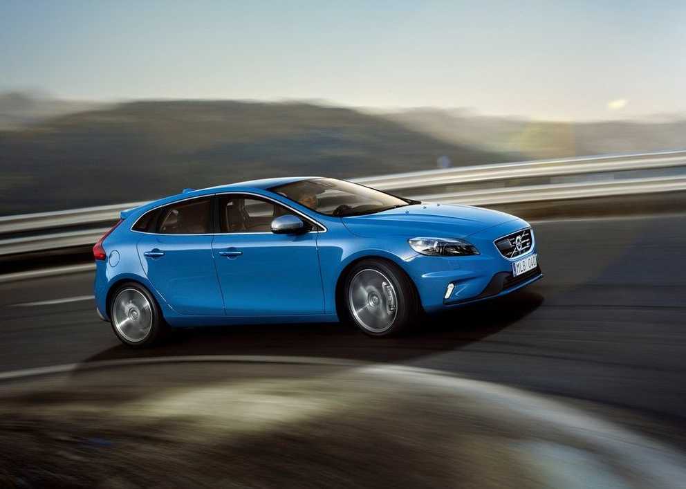 Featured Image of 2013 Volvo V40 R Design Review