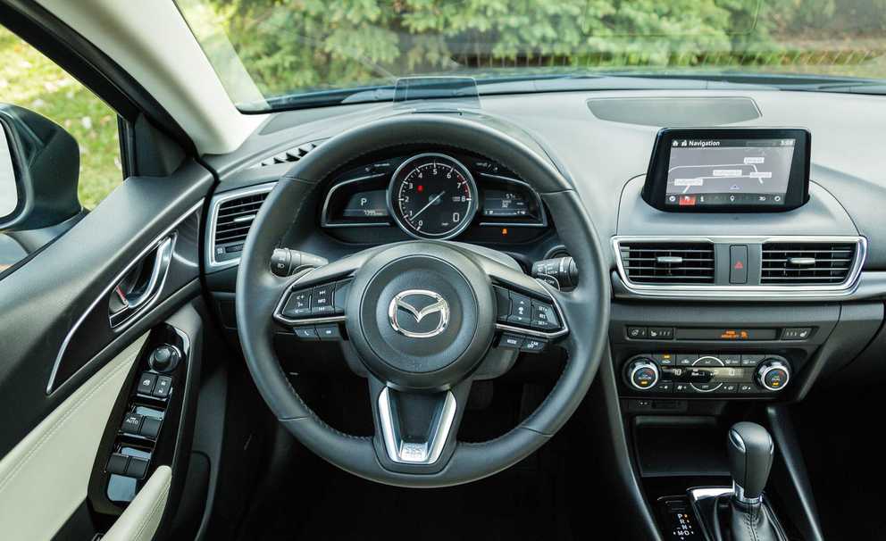 2017 Mazda 3 Grand Touring Sedan Interior View Cockpit Steering (Gallery 45 of 51)