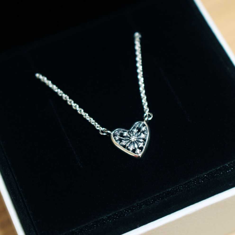 Featured Photo of Ice Crystal Heart Collier Necklaces