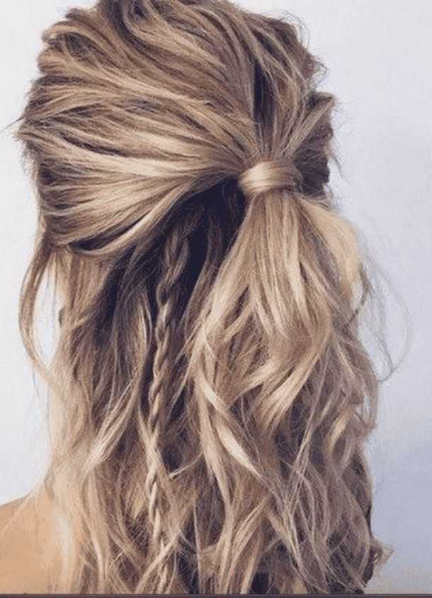 Featured Photo of Messy Medium Half Up Hairstyles
