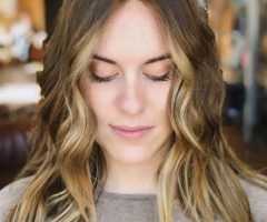 Medium Hairstyles with Layers for Round Faces