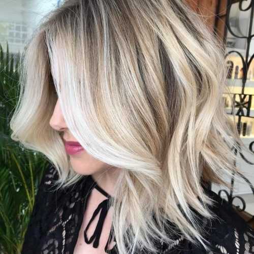 Dark And Light Contrasting Blonde Lob Hairstyles (Photo 19 of 20)