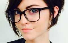 Short Haircuts for Round Faces and Glasses