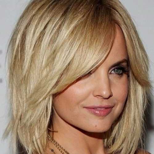 Medium Hairstyles For Thin Hair Oval Face (Photo 8 of 20)