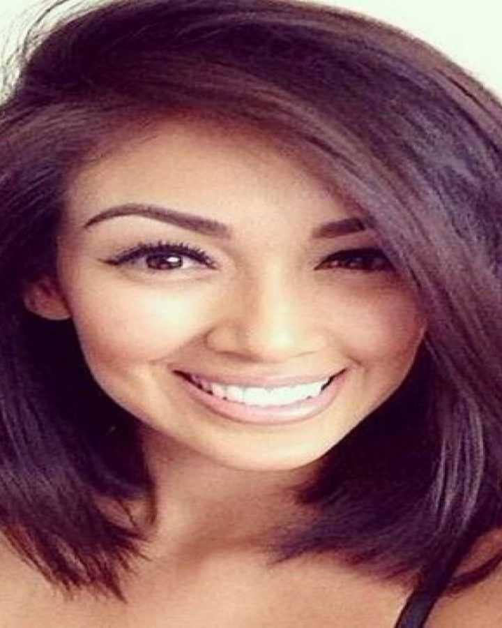 20 Photos Medium Haircuts for Women with Oval Face