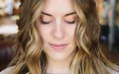 Medium Hairstyles for Women with Round Faces