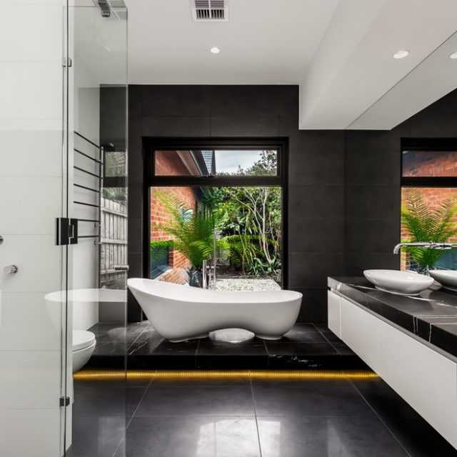 Black and White Bathroom: Great Decision for an Eye-catching Bathroom