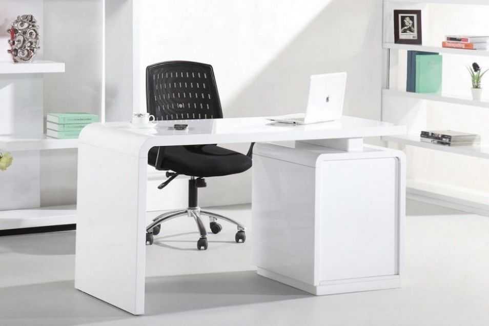 Featured Photo of Elegant White Office Desk