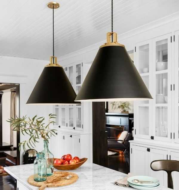 Featured Photo of Black And Gold Kitchen Island Light Pendant