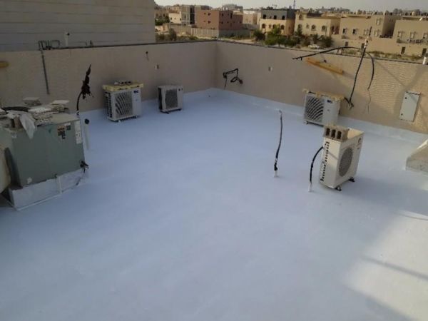 مشروع تنفيذ أرضيات الإيبوكسي الاحترافية في حي الياسمين