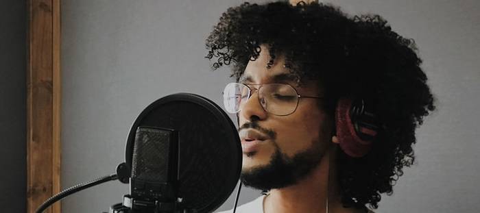 Gênesis Guimarães é um jovem das artes e prepara novidades para o streaming