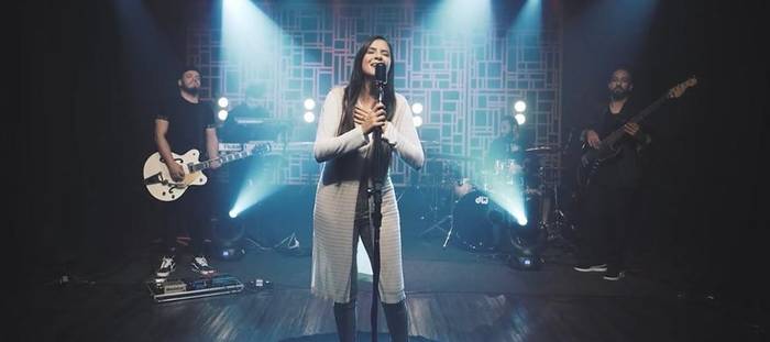 Naira Trassi lança novo single - Ceifeiros