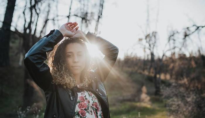 Revelação da música gospel do Paraná, Aliandra apresenta a canção “Amigo Meu”