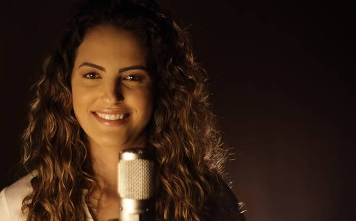 De Bauru / SP, Natalia Martins assina com a Nova Fase e anuncia novidades para o streaming
