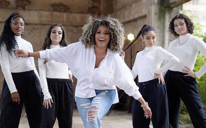 Leidy Murilho traz um alerta para a igreja sobre a volta de Jesus em novo single