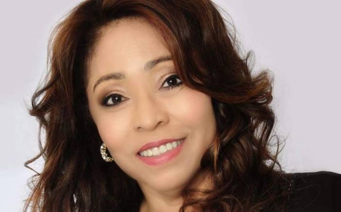 Dera Barbosa atrai a presença de Deus em seu novo single - Bem-Vindo Espírito Santo