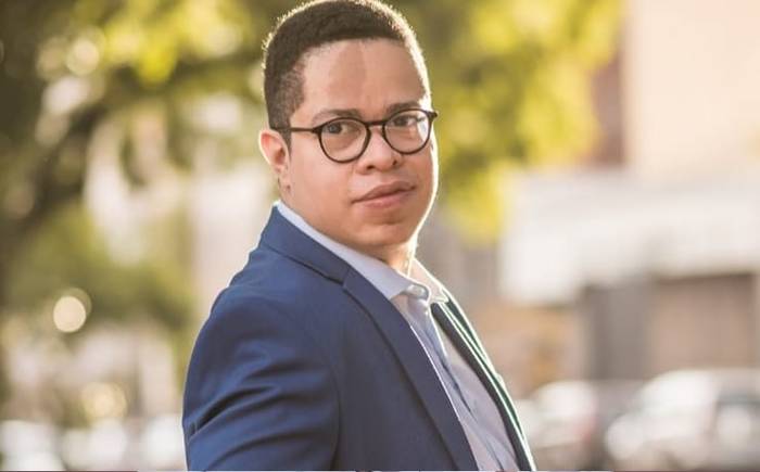Willian Vieira regrava o single "Pensando na Cruz", composição de Jader Santos