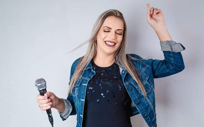 Daniela Lima lança novo single e inicia tempo de celebração em sua carreira - Filho de Deus