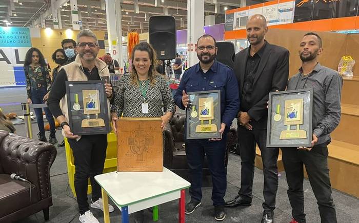 26ª Bienal Internacional do Livro de São Paulo recebe o recordista Wandemberg Marques com a maior Bíblia Manuscrita do Brasil
