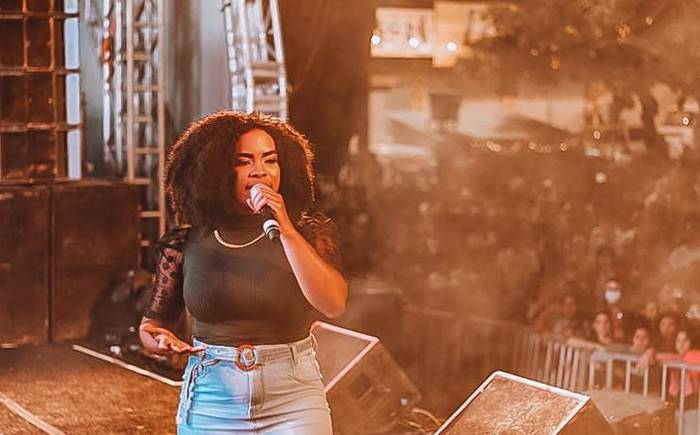 Priscila Sotero canta para mais de 30 mil pessoas na 7ª Marcha para Jesus em Jequié