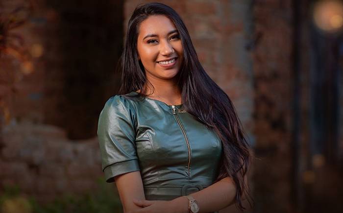 Naelle Nascimento aposta na bachata para seu primeiro single; ouça “Vou Te Adorando”