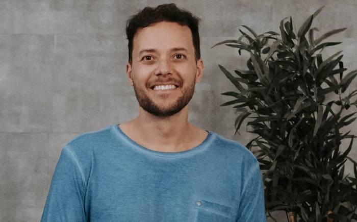 Após 4 anos, André Valadão retorna à música com o projeto: ”Revela”, marcando um novo ciclo.