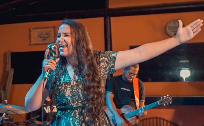 “Decreto Mudado” é o segundo single de Camila Xavier, a nova voz da música gospel