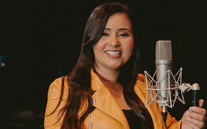 Central Gospel Music apresenta a cantora Rosangela Oliveira como nova aposta no estilo pentecostal