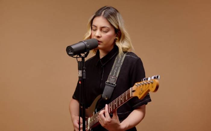 Jael Caroline lança nova versão da canção "Ousado Amor" com influências de neosoul e R&B