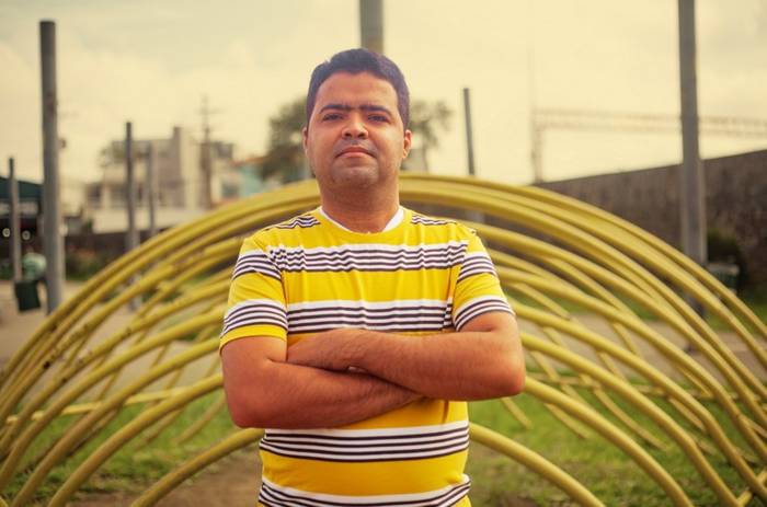 Douglas Vida, cantor e ator de teatro musical, assina com a Nova Fase Music