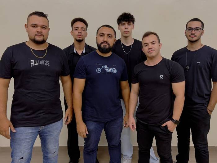 Banda Mosaico exalta a grandeza de Deus no single "Poderoso", lançado pela Nova Fase Music