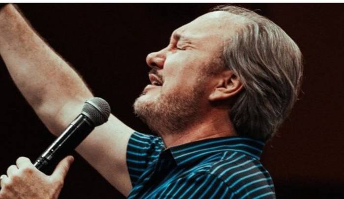 David Quinlan lança novo single, ‘’Vencerei’’, pelo Brasas Music