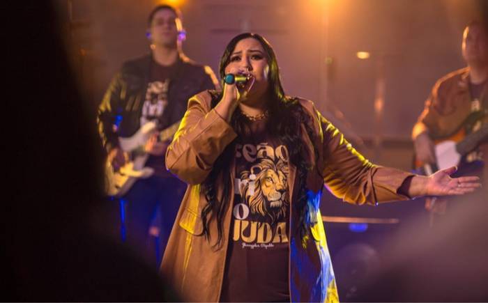 Jhennypher Hipólito exalta Jesus com o single “Leão da Tribo de Judá”