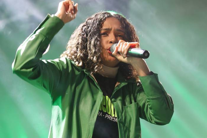 Tirza Almeida lança o single "Louvai" e grava videoclipe ao vivo no Clama Bahia 2024