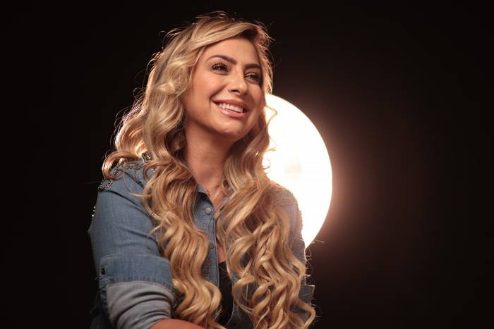 Lydia Moisés resgata a história do Voz da Verdade em novo álbum "Sou Um Milagre"