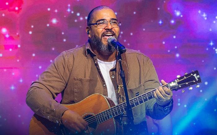 Marcos Miranda lança regravação de "Dono do Universo Ao Vivo" no projeto ao vivo "Alegres Estamos"