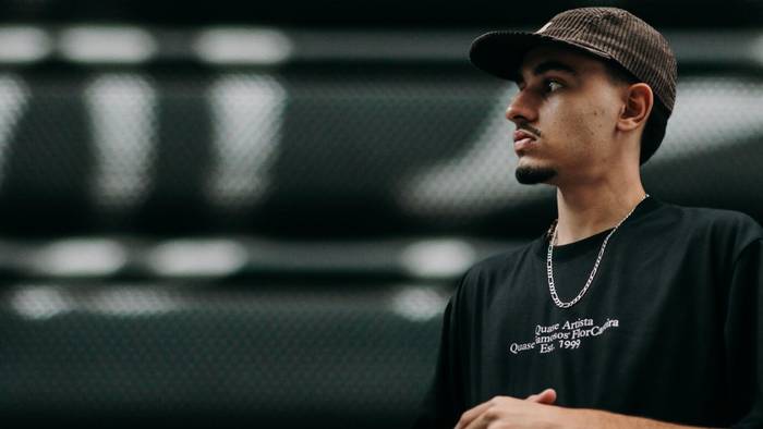 Caiio Augusto lança “Amo, Logo Existo” pela Trindade Records