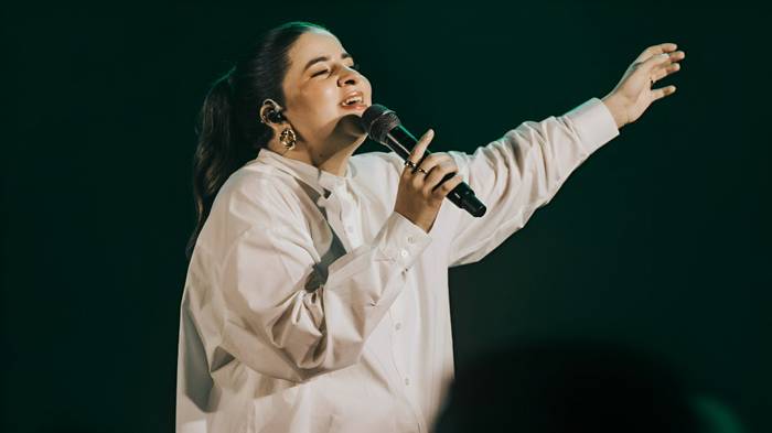 Carol Braga lança “Enfermo de Amor”: Uma intensa declaração de paixão por Jesus