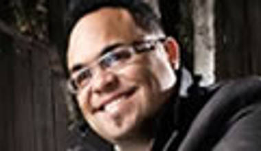 Ouvimos o novo álbum de Israel Houghton -  Love God Love People. Acompanhe nossos comentários