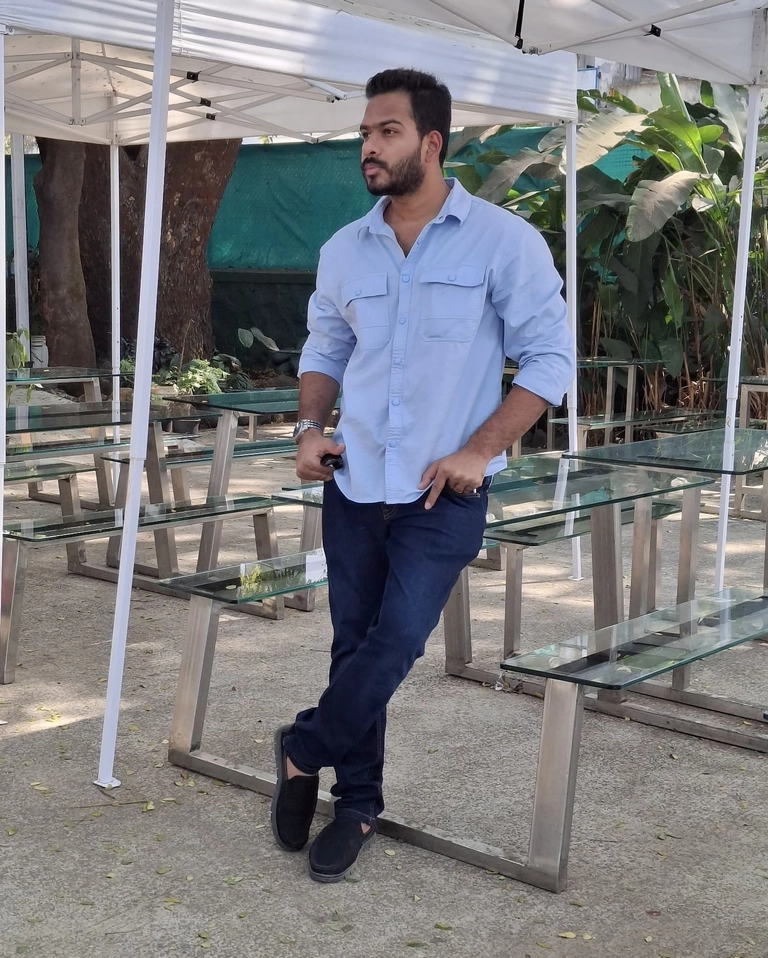 Shahid Farooqui, freelance Senior Frontend, Full-Stack and AI Engineer for SaaS, Next.js, React, React Native, and AI integration