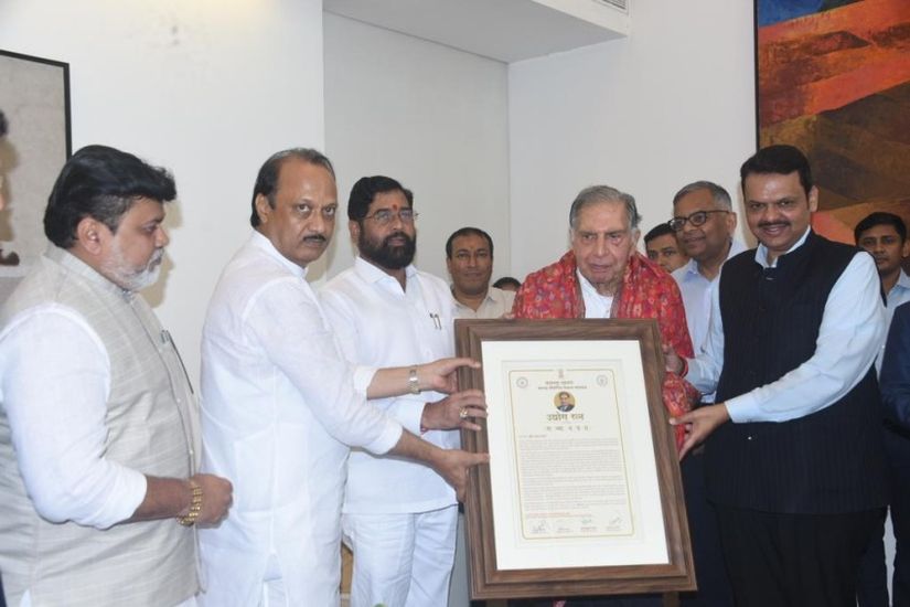 महाराष्ट्राचा पहिला उद्योगरत्न पुरस्कार ज्येष्ठ उद्योजक रतन टाटा यांना प्रदान