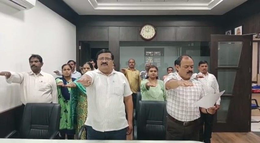 माझी माती माझा देश’ विभागीय माहिती कार्यालयात पंचप्रण शपथ