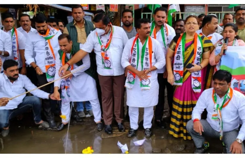 राष्ट्रवादी काँग्रेस पार्टीच्यावतीने स्वारगेट येथे आंदोलन, शहराध्यक्ष प्रशांत जगताप