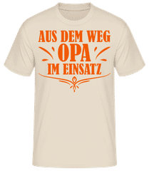 Aus Dem Weg Opa Im Einsatz orange · Männer Basic T-Shirt